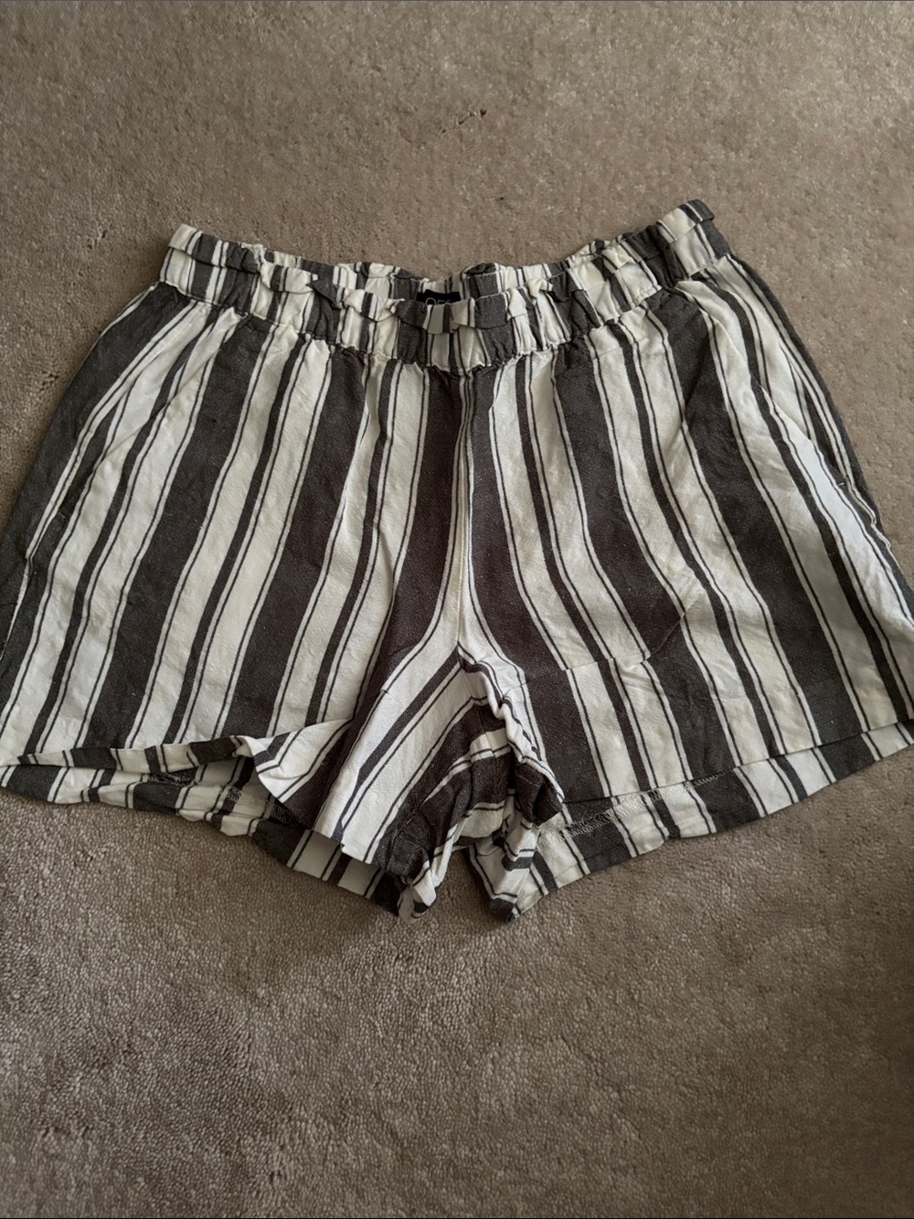 LOFT  Vertical Stripe Pull on Shorts